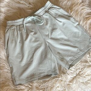 NWOT Lululemon License to train lined short 7” misty light light green💚